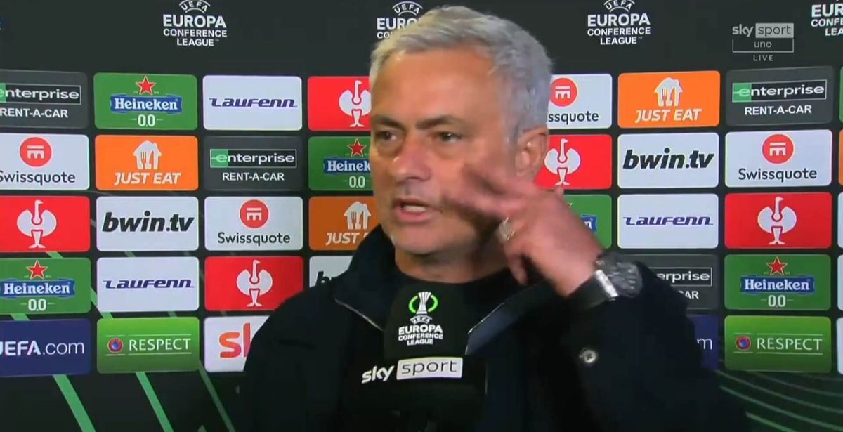 Mourinho znowu w akcji. „Nasi piłkarze grali w czwartek, kiedy ci z Lazio palili papierosy z Sarrim” [WIDEO] Zdjęcie główne wpisu