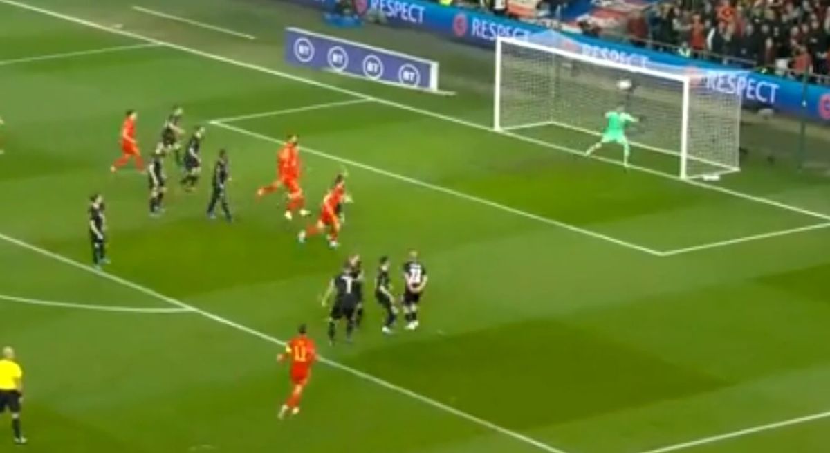 Piękny gol Bale’a w meczu z Austrią. Pokonał bramkarza strzałem z rzutu wolnego [WIDEO] Zdjęcie główne wpisu