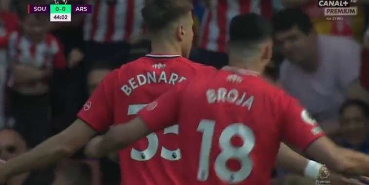Jan Bednarek dał Southampton prowadzenie w meczu z Arsenalem. Przytomne zachowanie Polaka [WIDEO] Zdjęcie główne wpisu