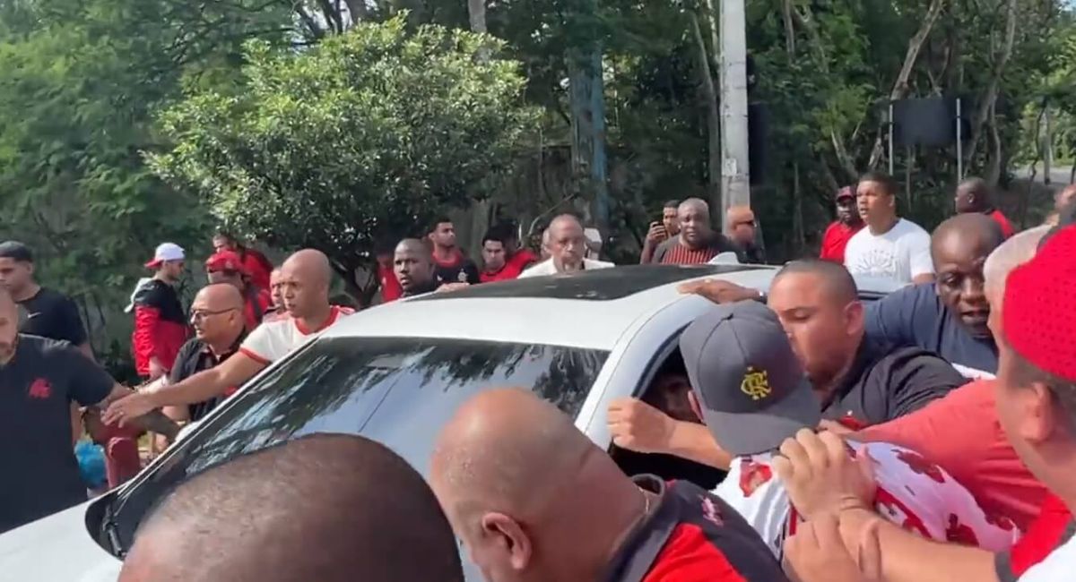 Protesty kibiców Flamengo. Chcieli przeprowadzić rozmowę motywacyjną z piłkarzami [WIDEO] Zdjęcie główne wpisu