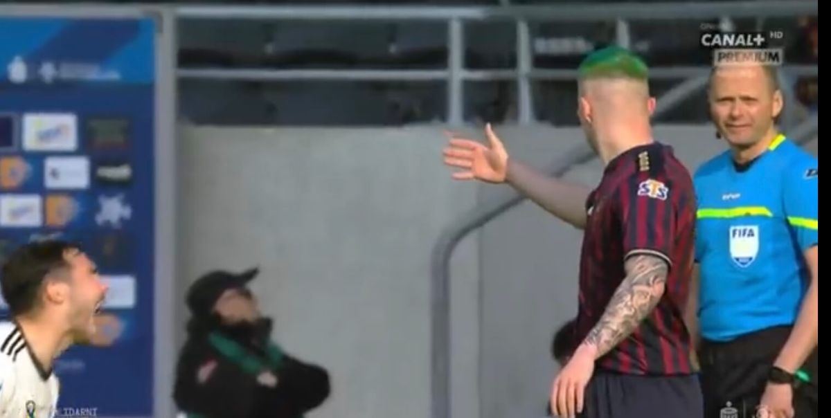 „Brutalne” starcie w Szczecinie. Ribeiro padł na murawę [WIDEO] Zdjęcie główne wpisu