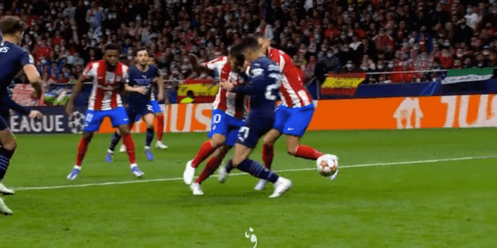 Atletico Madryt okradzione z rzutu karnego? Ewidentny faul Cancelo [WIDEO] Zdjęcie główne wpisu