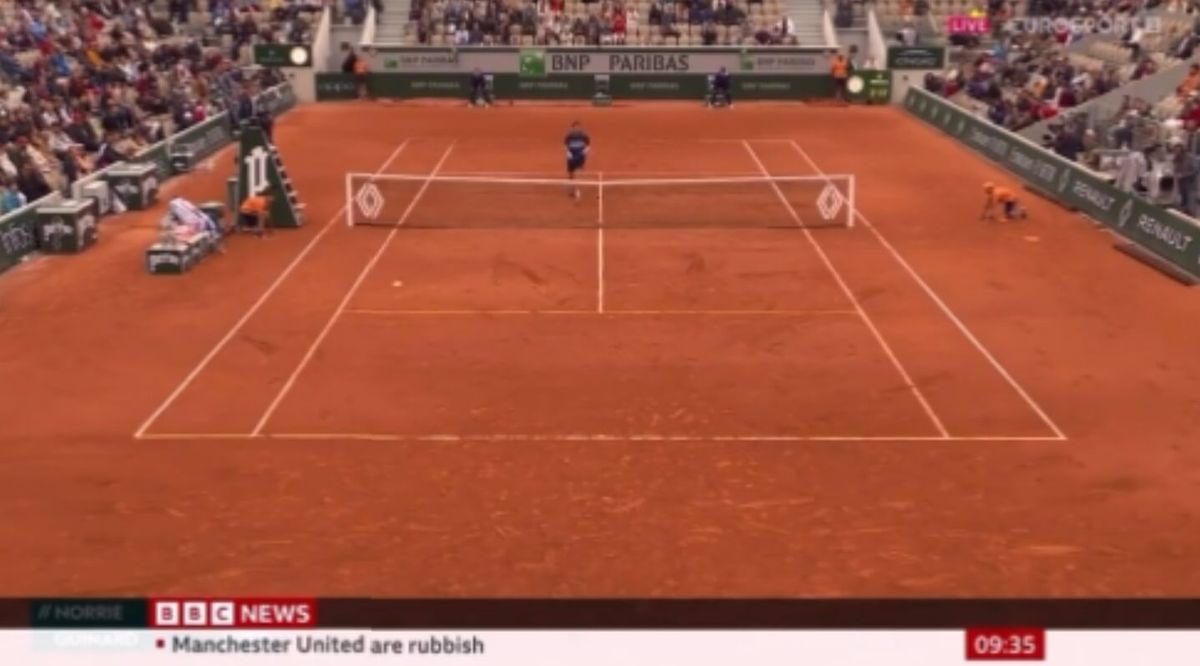 „Manchester United jest bezużyteczny”. Nietypowa wiadomość na pasku BBC News [WIDEO] Zdjęcie główne wpisu