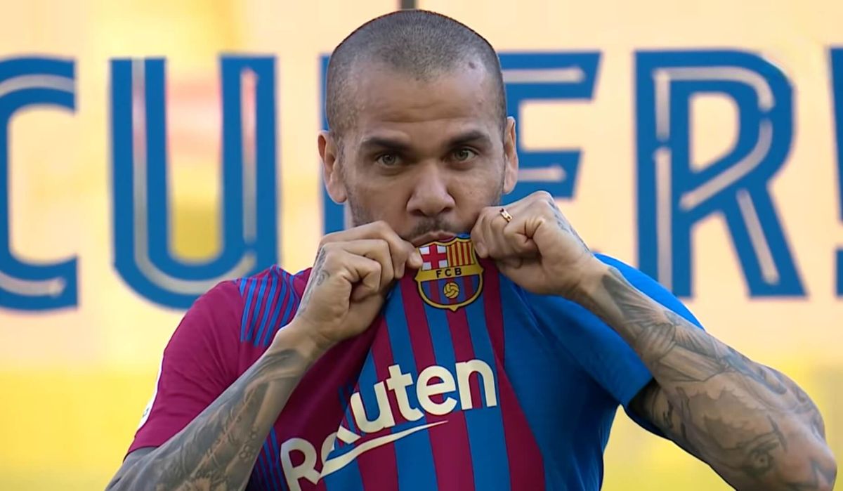 Dani Alves odchodzi z FC Barcelony. „Choćby lew miał 39 lat, nadal jest dobrym, szalonym lwem!” Zdjęcie główne wpisu