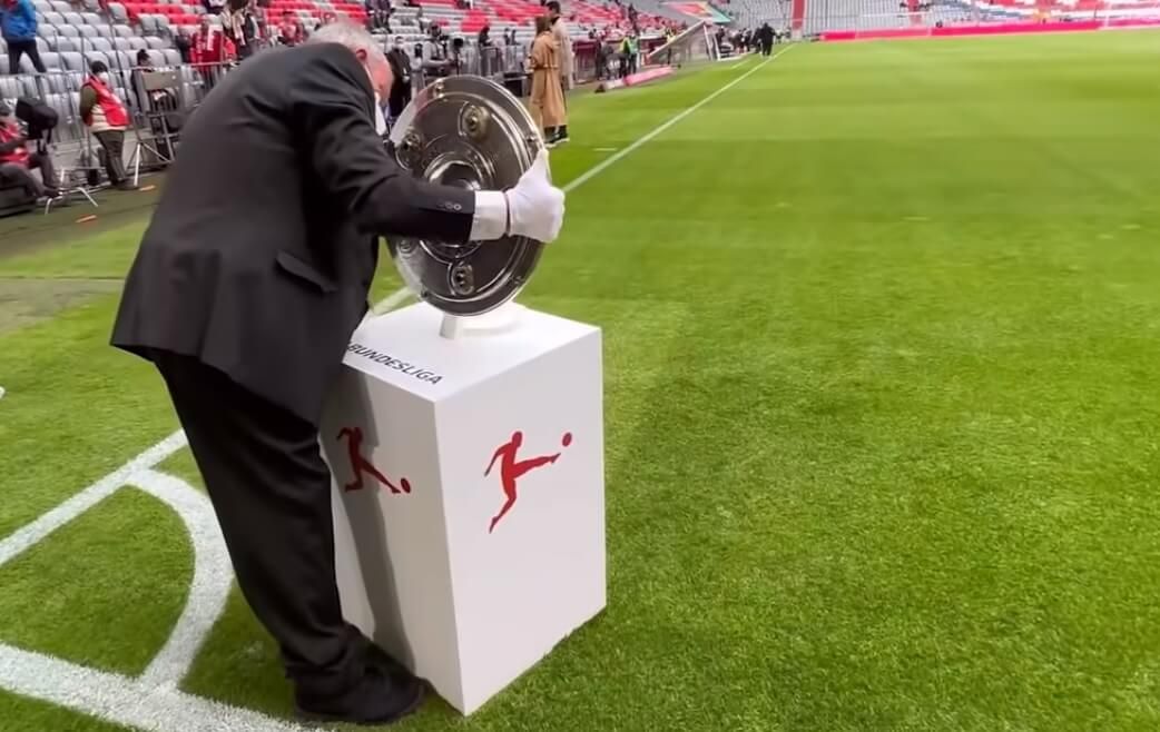 Piłkarz z Bundesligi zatrzymany przez policję na Ibizie. Miał dopuścić się poważnego przestępstwa Zdjęcie główne wpisu