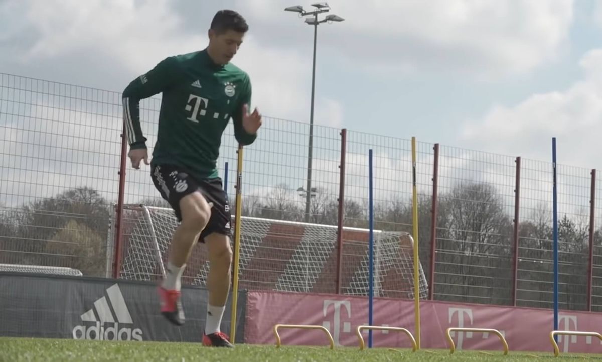 Pierwszy trening Lewandowskiego po wakacjach. „Nie pracował z pełnym zaangażowaniem, prawie nie rozmawiał z kolegami” Zdjęcie główne wpisu