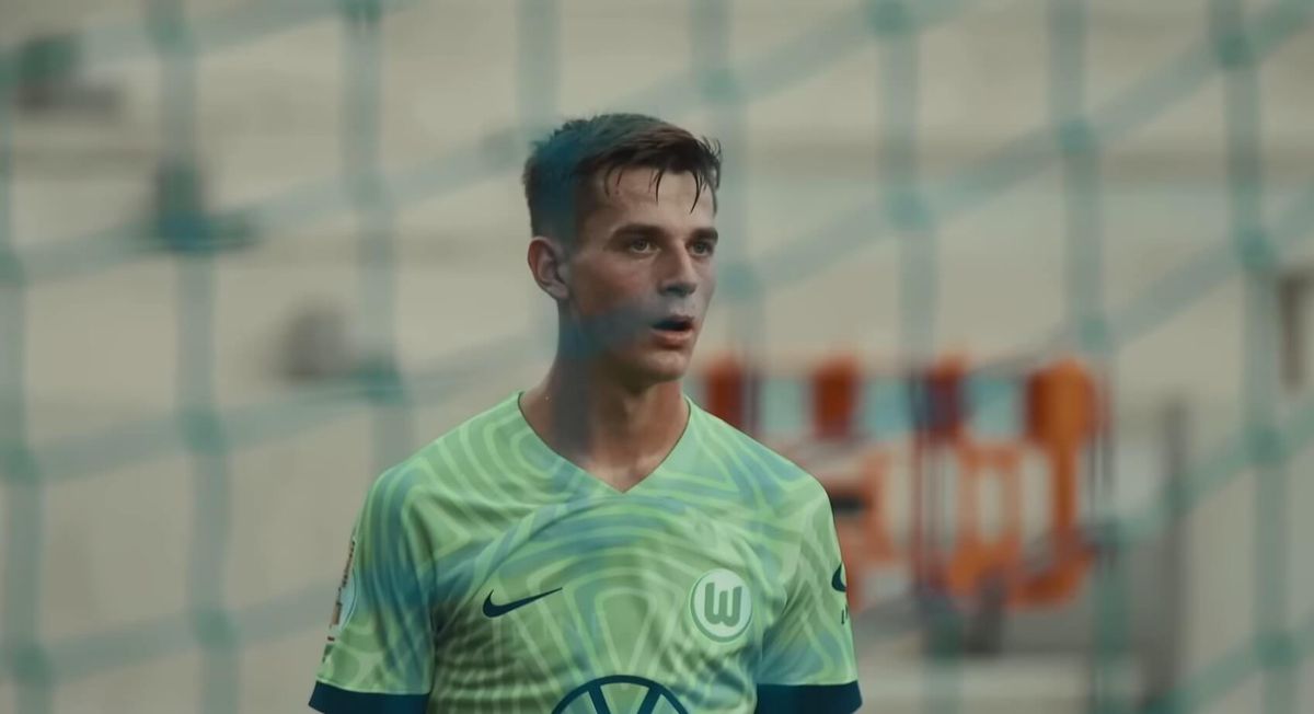Trudny początek Jakuba Kamińskiego w VfL Wolfsburg. „Nauka piłkarska musi wyprzedzić naukę języka” Zdjęcie główne wpisu