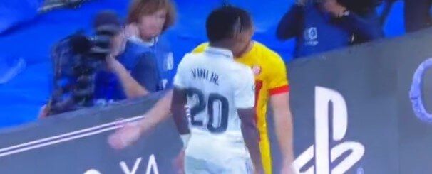 Vinicius pokazał próbkę umiejętności aktorskich. Żenująca symulacja Brazylijczyka [WIDEO] Zdjęcie główne wpisu