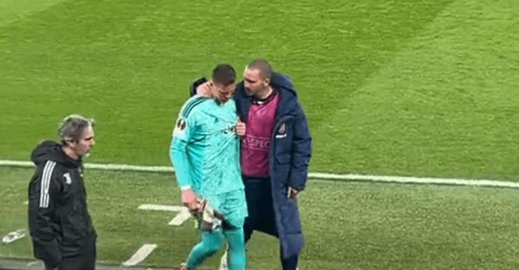 Wojciech Szczęsny zszedł z boiska z urazem. Polak trzymał się za klatkę piersiową [WIDEO] Zdjęcie główne wpisu