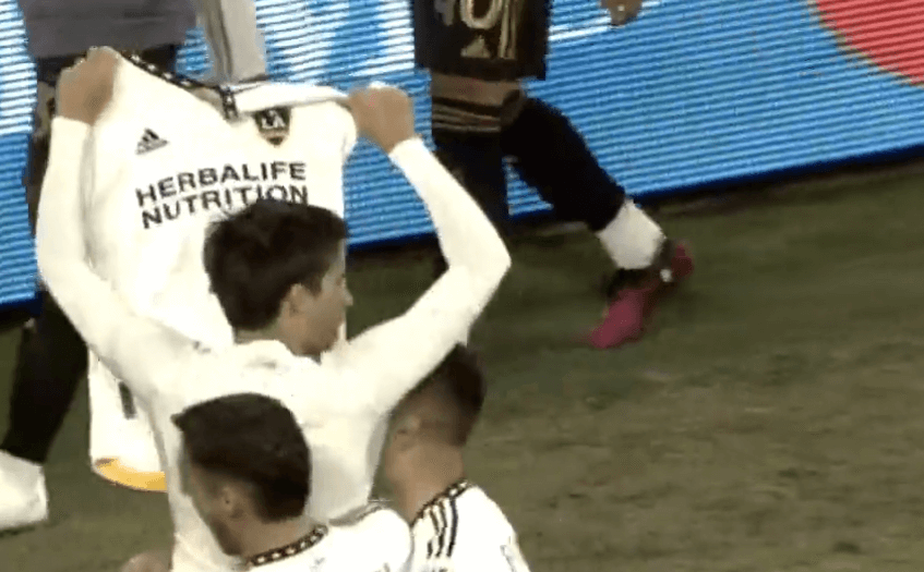 Riqui Puig z cieszynką Leo Messiego. Giorgio Chiellini nazwał go pajacem [WIDEO] Zdjęcie główne wpisu