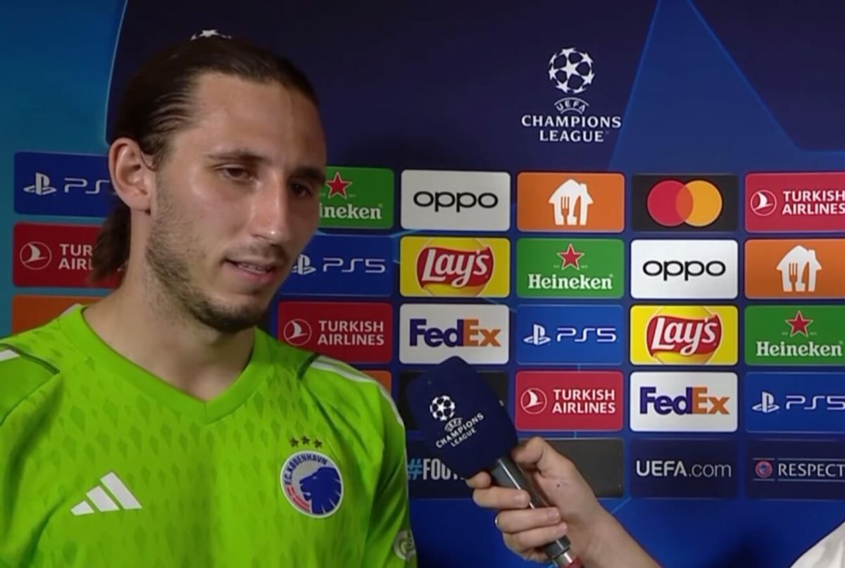 Legendarny piłkarz zadrwił z Kamila Grabary po wpadce. Polak w ogniu krytyki Zdjęcie główne wpisu