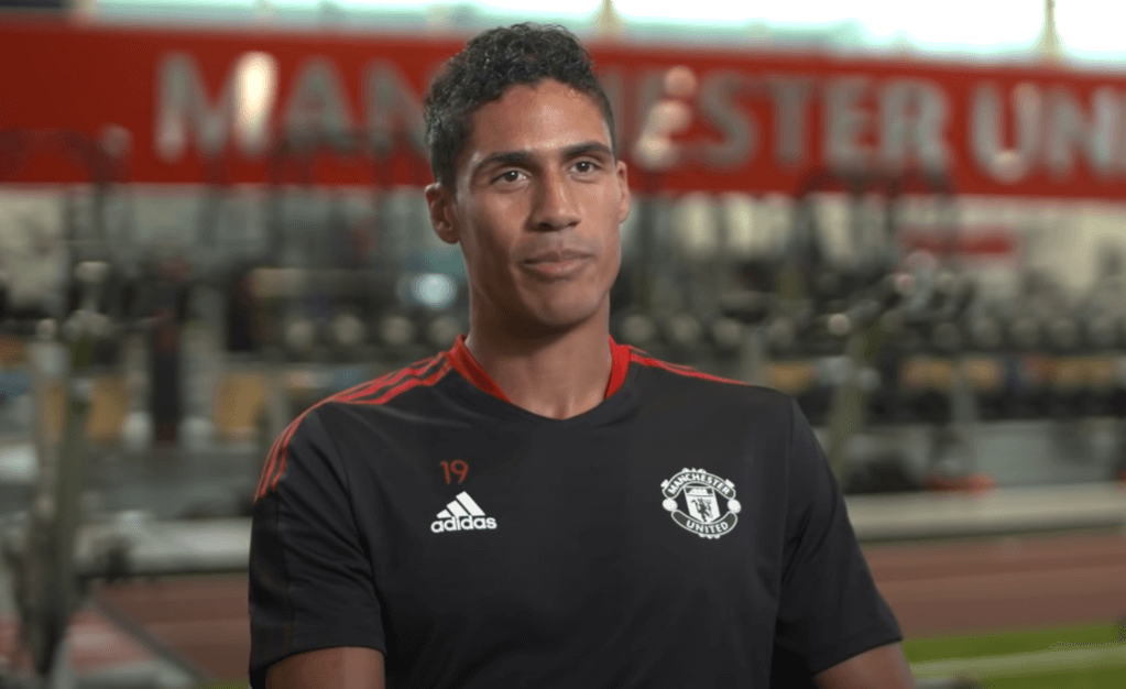 Varane sprzeciwia się zmianom w angielskiej piłce. „Dlaczego nasze opinie nie są wysłuchiwane?” Zdjęcie główne wpisu