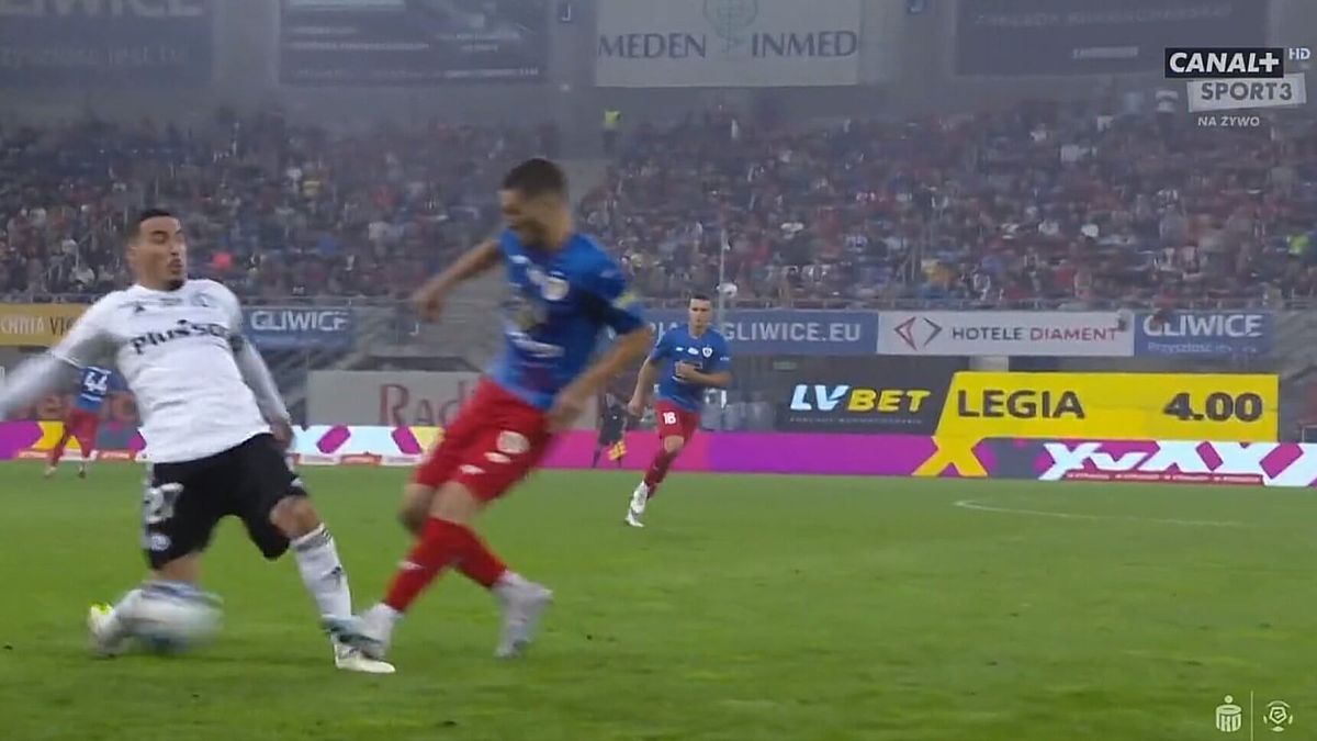 Sędzia meczu Piast – Legia przyznał się do błędu. „To był trudny moment” Zdjęcie główne wpisu