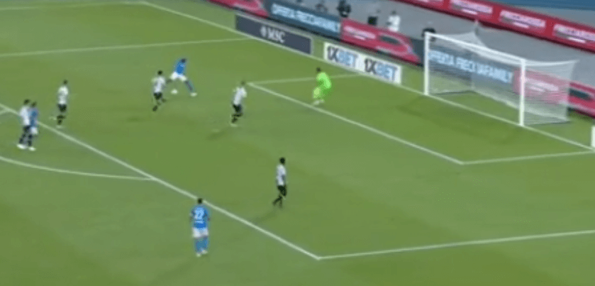 Osimhen nie chciał celebrować gola, a Napoli wydało oświadczenie. „Nigdy nie chcieliśmy obrazić ani wyśmiewać Victora” [WIDEO] Zdjęcie główne wpisu