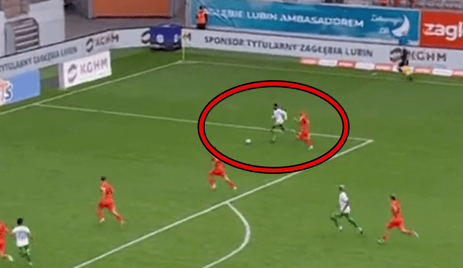 Tragiczny mecz piłkarza Zagłębia Lubin. Latem biły się o niego dwa kluby. „Był irytujący, jest fatalny” Zdjęcie główne wpisu