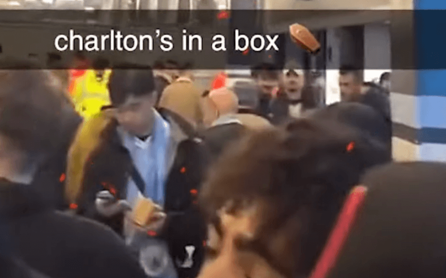 Fani City obrażali zmarłego Bobby’ego Charltona. Klub przeprasza społeczność United [WIDEO] Zdjęcie główne wpisu