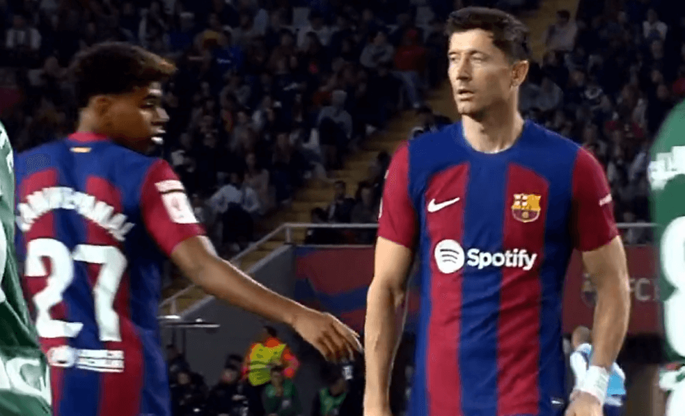 Co z konfliktem Lewandowskiego i Yamala? Tak Polak zachowywał się po swoim golu Zdjęcie główne wpisu