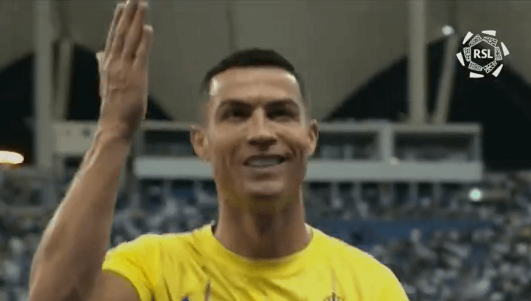 Cristiano Ronaldo prowokowany przez kibiców. Spokojna odpowiedź [WIDEO] Zdjęcie główne wpisu