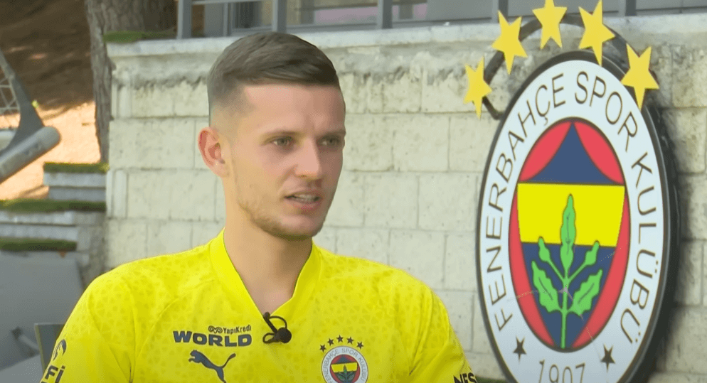 Kibice Fenerbahce tracą cierpliwość do Sebastiana Szymańskiego. Wina Mourinho? Zdjęcie główne wpisu