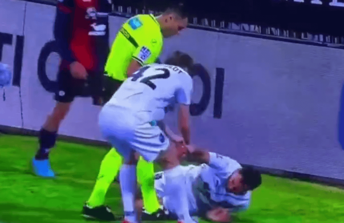 Niepoważna akcja w lidze włoskiej. Los szybko odpowiedział na cwaniactwo piłkarza Sassuolo [WIDEO] Zdjęcie główne wpisu