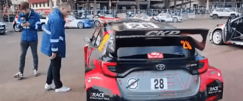 Pijany Polak wsiadł do samochodu podczas Rajdu Monte Carlo. Wzięli go za serwisanta [WIDEO] Zdjęcie główne wpisu