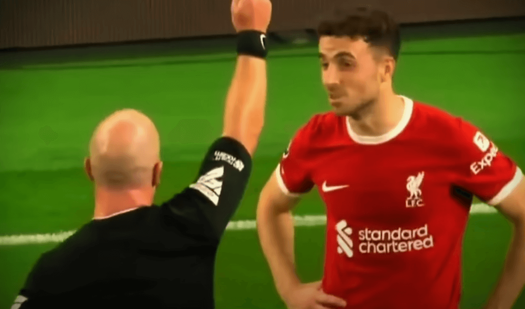 Rewolucyjny pomysł upominania zawodników. Sędziowie niedługo mogą zacząć korzystać z niebieskiej kartki Zdjęcie główne wpisu