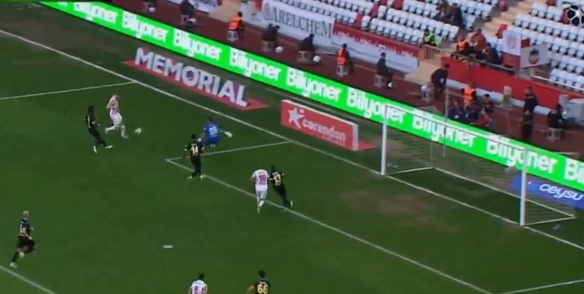 Dublet Adama Buksy! W liczbie bramek zrównał się z Krzysztofem Piątkiem [WIDEO] Zdjęcie główne wpisu