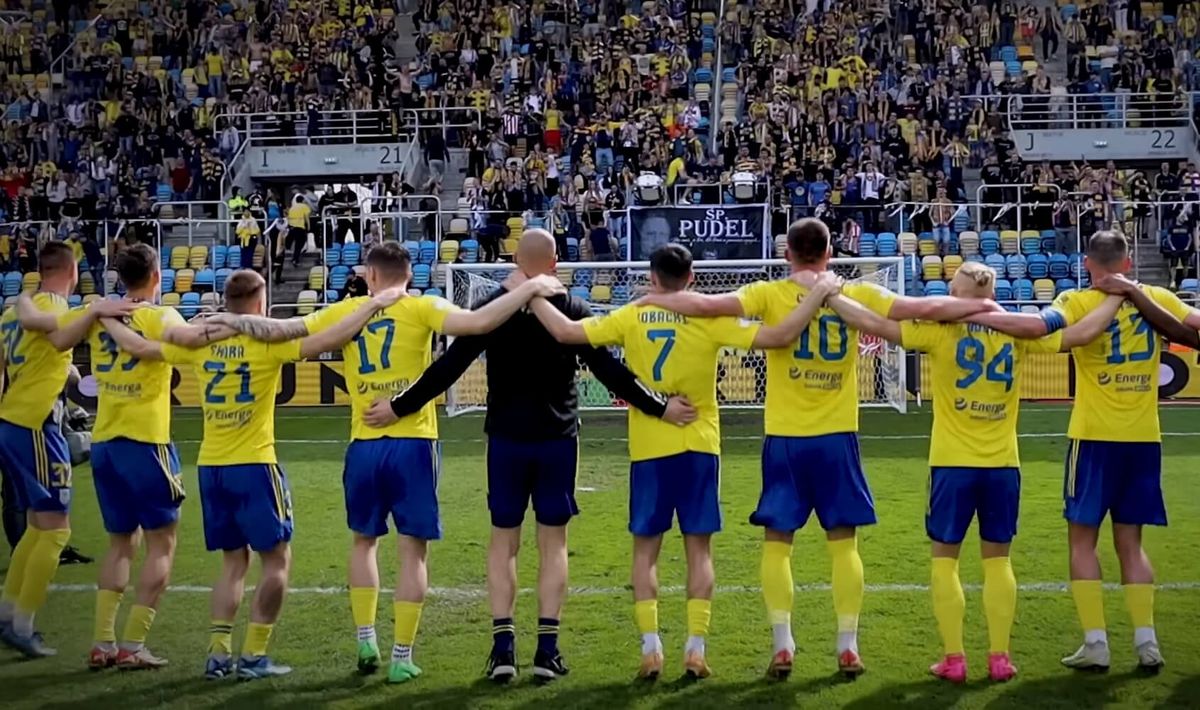 Arka Gdynia odpowiada na ostatnią aferę. „Zaprezentowany fragment nie odzwierciedla całego przebiegu spotkania” Zdjęcie główne wpisu