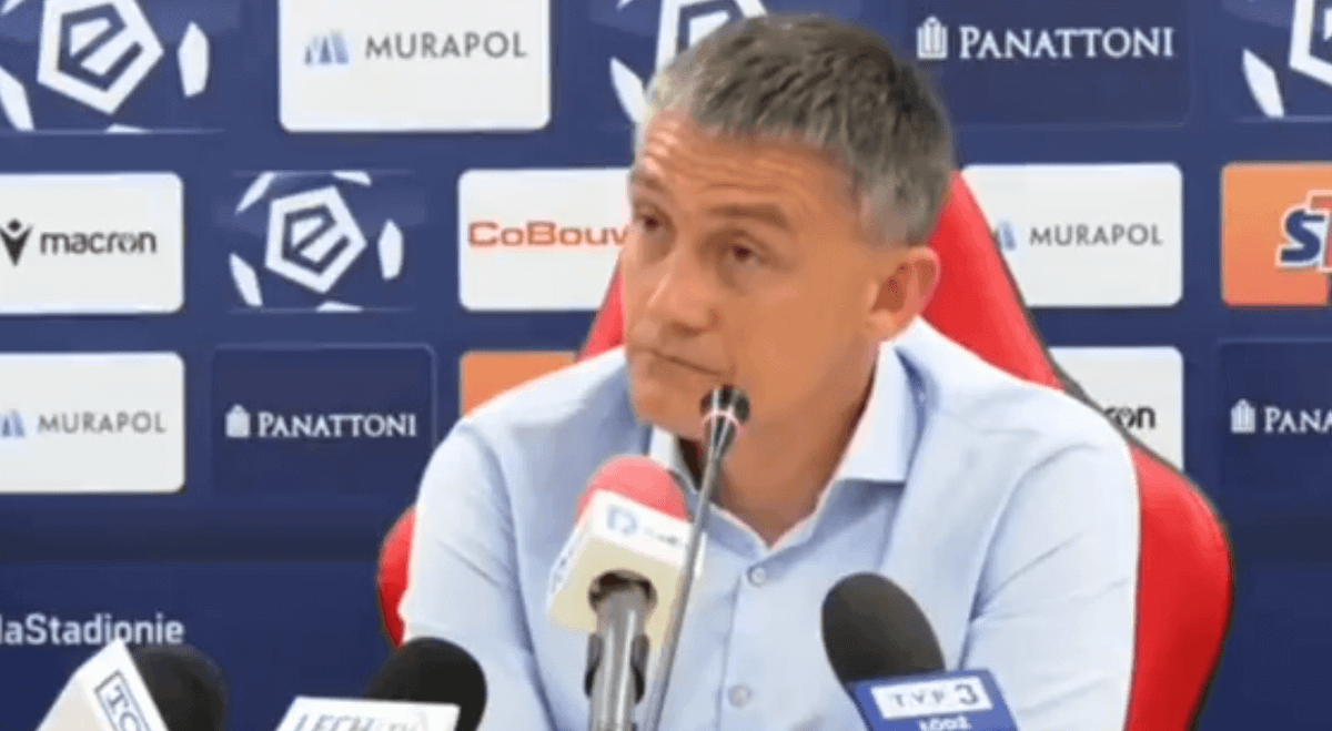 Bardzo dziwne pytanie podczas konferencji Rumaka. „Nie przychodzą mi do głowy żadne mądre słowa” [WIDEO] Zdjęcie główne wpisu