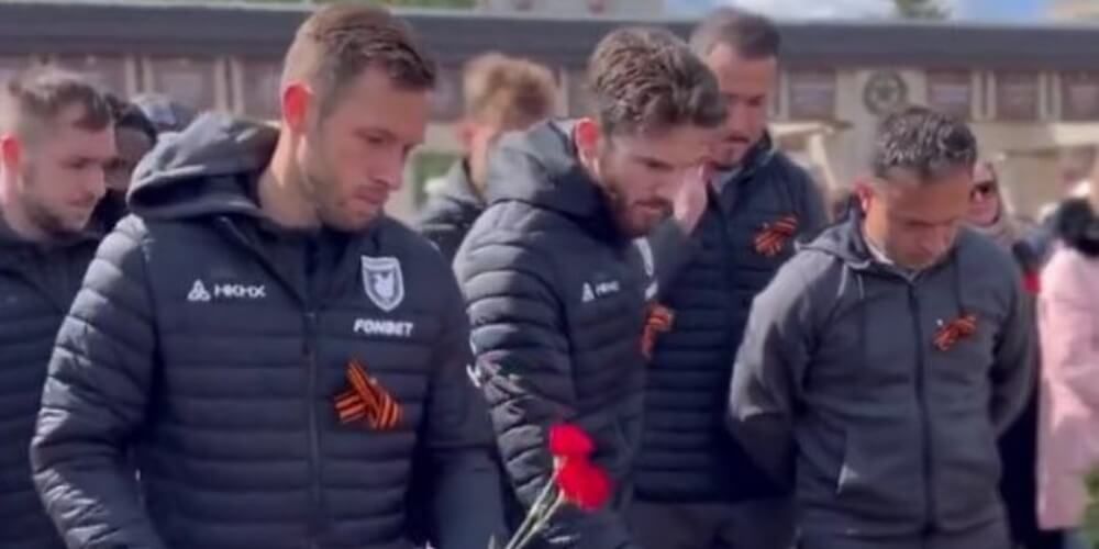 Maciej Rybus ponownie rozwścieczył Polaków. Piłkarz wziął udział w rosyjskim święcie [WIDEO] Zdjęcie główne wpisu