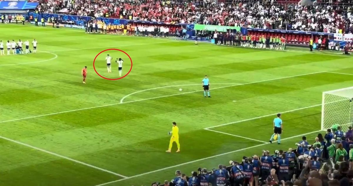 Innowacyjna metoda Anglików na serię rzutów karnych. Każdy zawodnik ma swojego „pocieszyciela” Zdjęcie główne wpisu