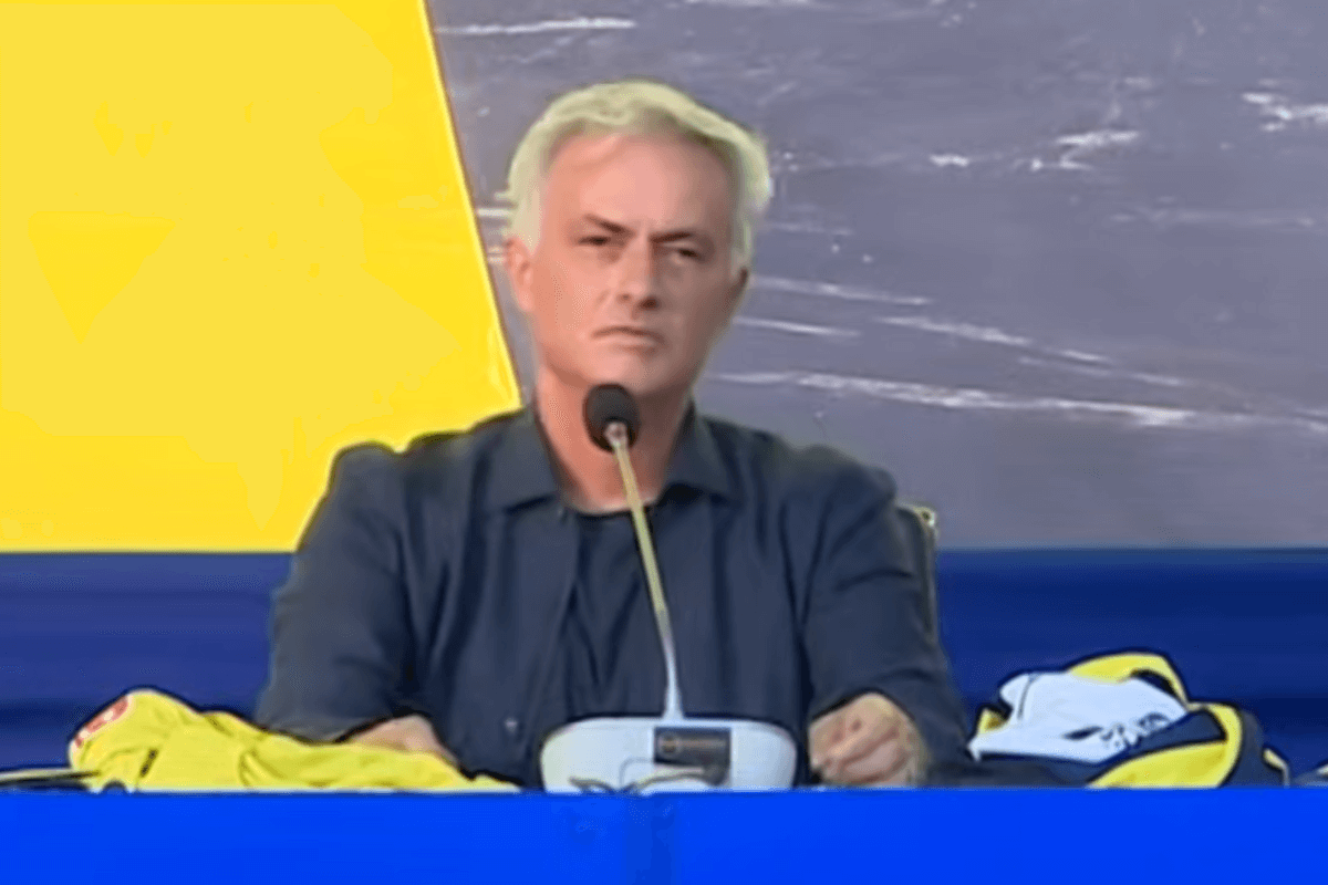 Mourinho rozpływa się nad Szymańskim. „Był na mojej liście transferowej” Zdjęcie główne wpisu