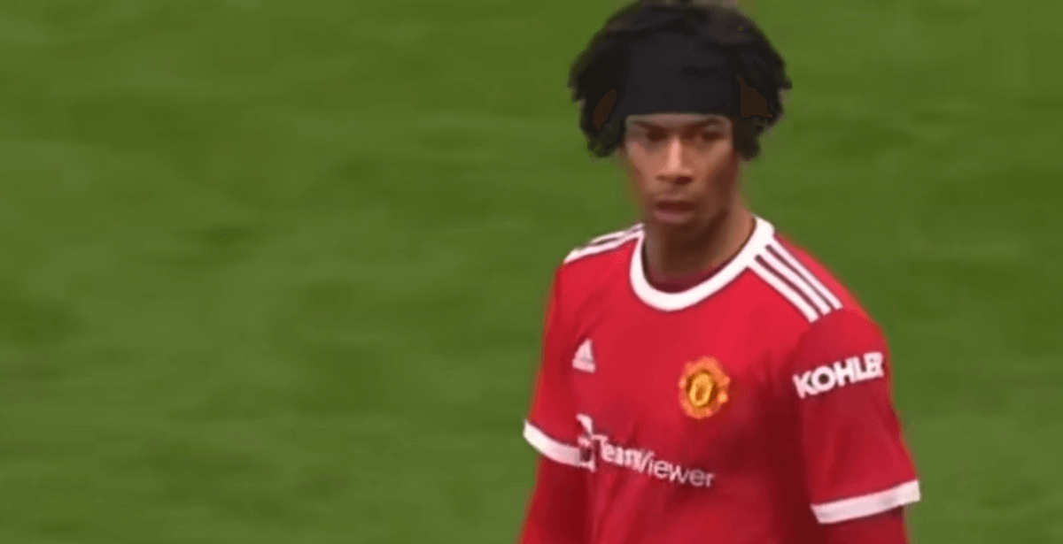 Oyedele trafi do Legii Warszawa? „Wojskowi” rozmawiają z Manchesterem United o transferze Zdjęcie główne wpisu