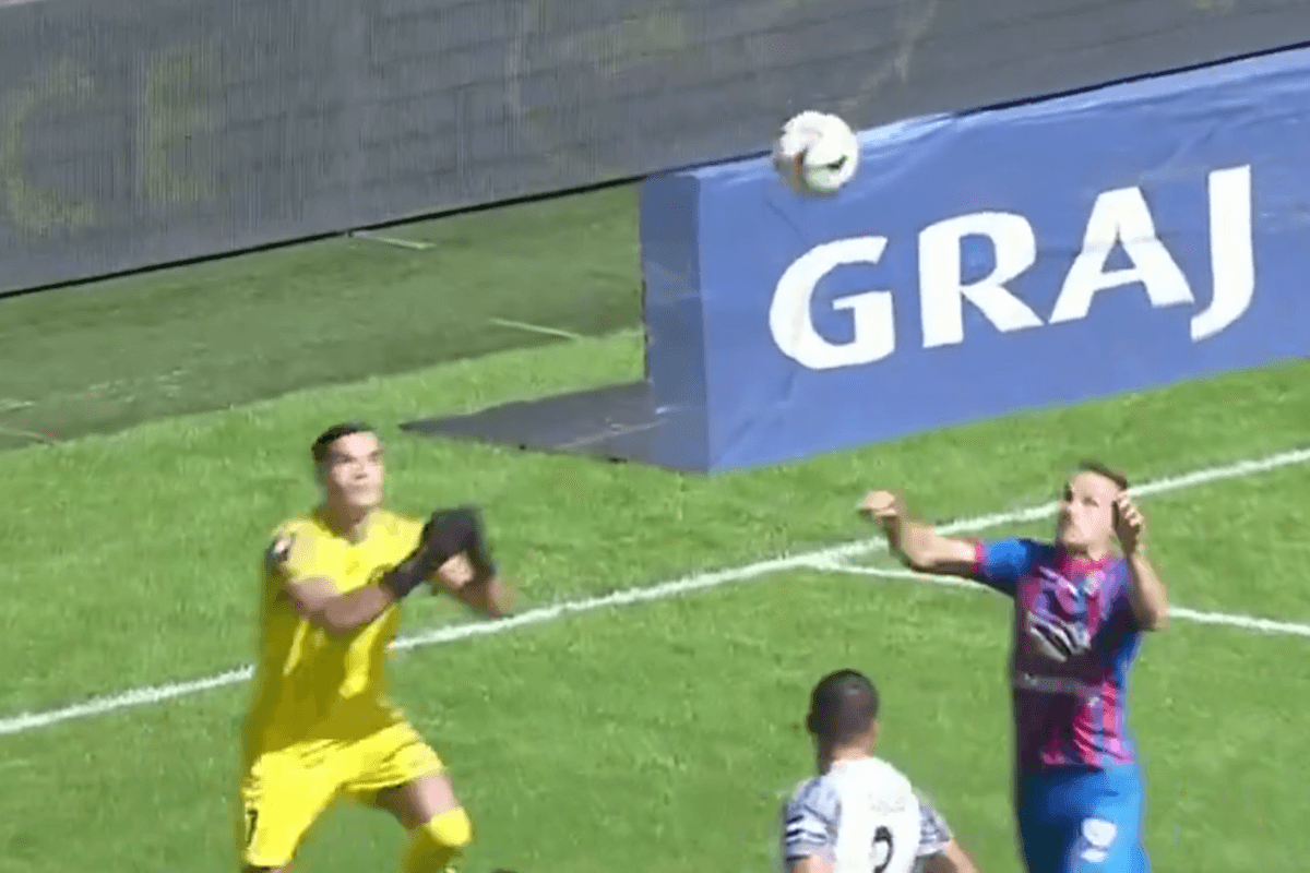 Komar znokautował piłkarza Piasta. Sędzia nawet nie zareagował [WIDEO] Zdjęcie główne wpisu