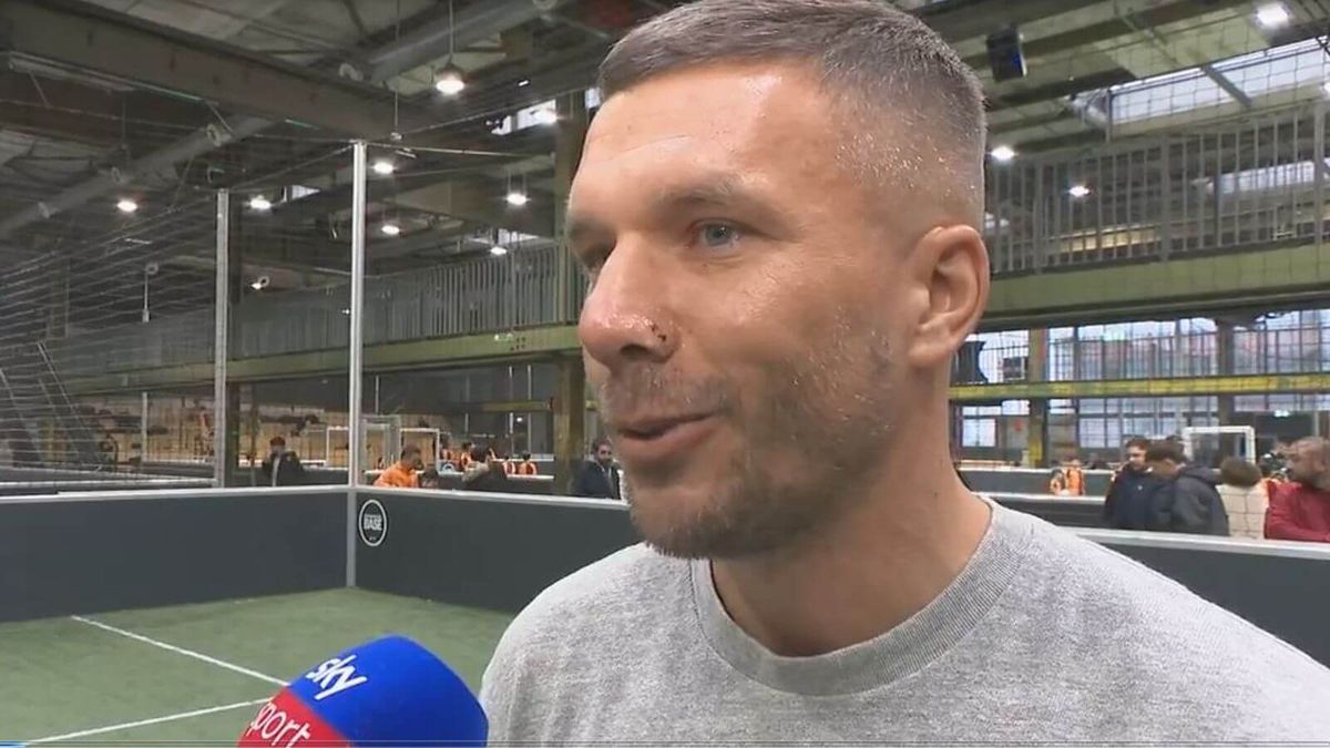 Lukas Podolski krytykowany za swój pożegnalny mecz. „Piłka nożna nie może być na sprzedaż!” Zdjęcie główne wpisu