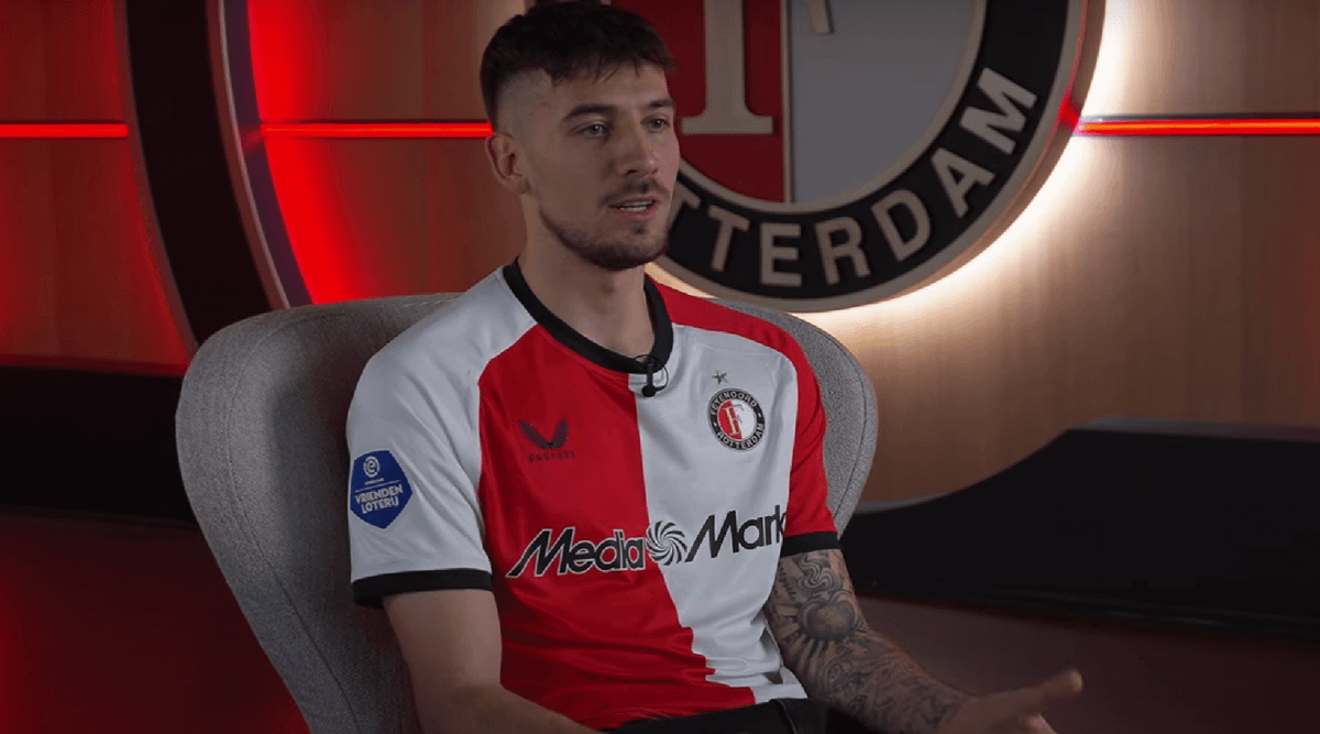 Moder zadebiutował w Feyenoordzie. Brutalna weryfikacja na tle Ajaxu Zdjęcie główne wpisu