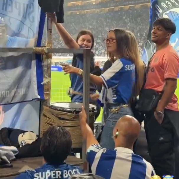 Mistrzostwo wróciło do Porto. Żona Jakuba Kiwiora pojawiła się w młynie [WIDEO] Zdjęcie główne wpisu