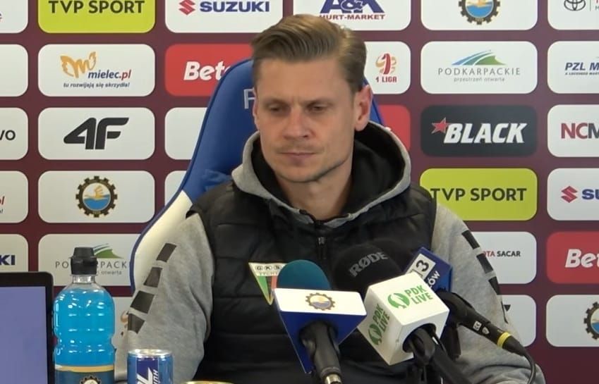 Kolejna porażka Łukasza Piszczka. Pomeczowa konferencja trwała 30 sekund [WIDEO] Obraz wpisu