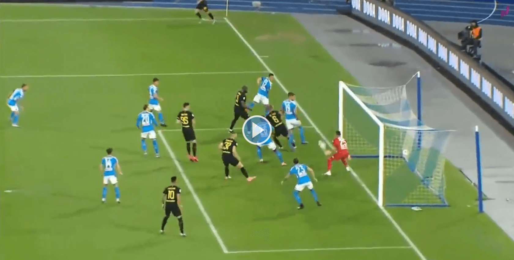 Jak on to zrobił? Eriksen zdobył bramkę bezpośrednio z rzutu rożnego! [WIDEO] Obraz wpisu