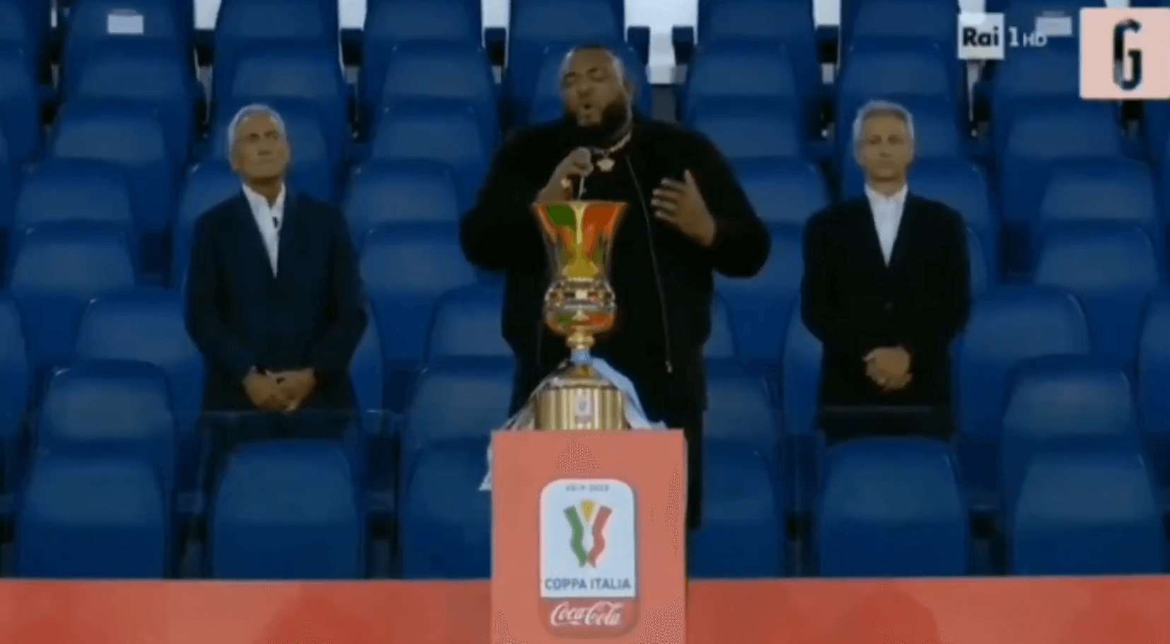 Wpadka przed meczem Juve – Napoli! Artysta zapomniał słów hymnu Włoch… Obraz wpisu