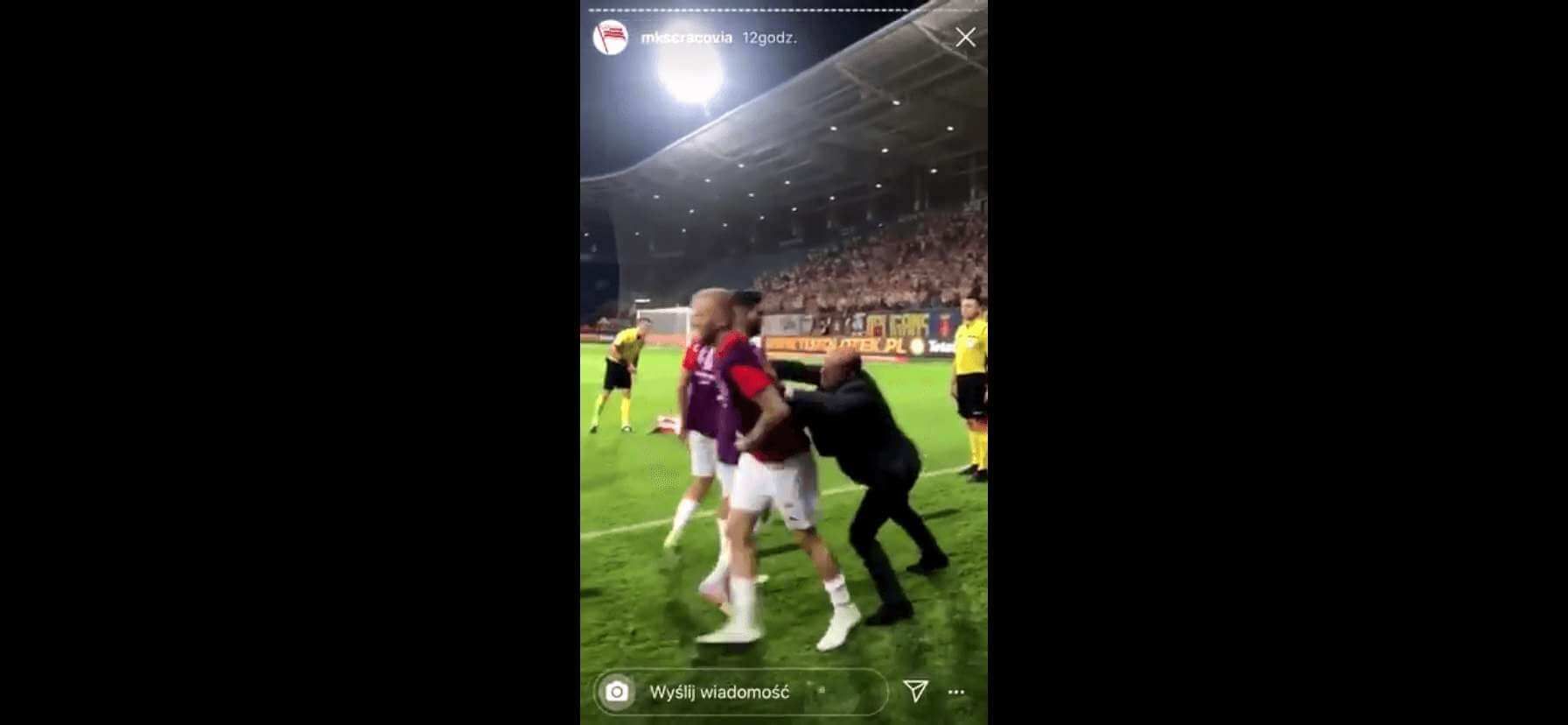 Mocna reakcja Probierza! Wyciągnął zawodnika spod trybun [WIDEO] Obraz wpisu