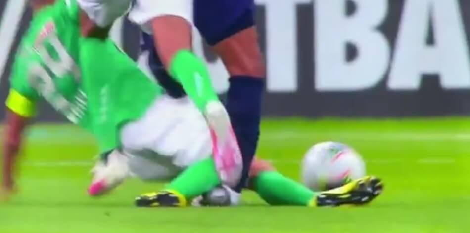 Mbappe wycięty równo z trawą! Francuz przedwcześnie zszedł z boiska [WIDEO] Obraz wpisu
