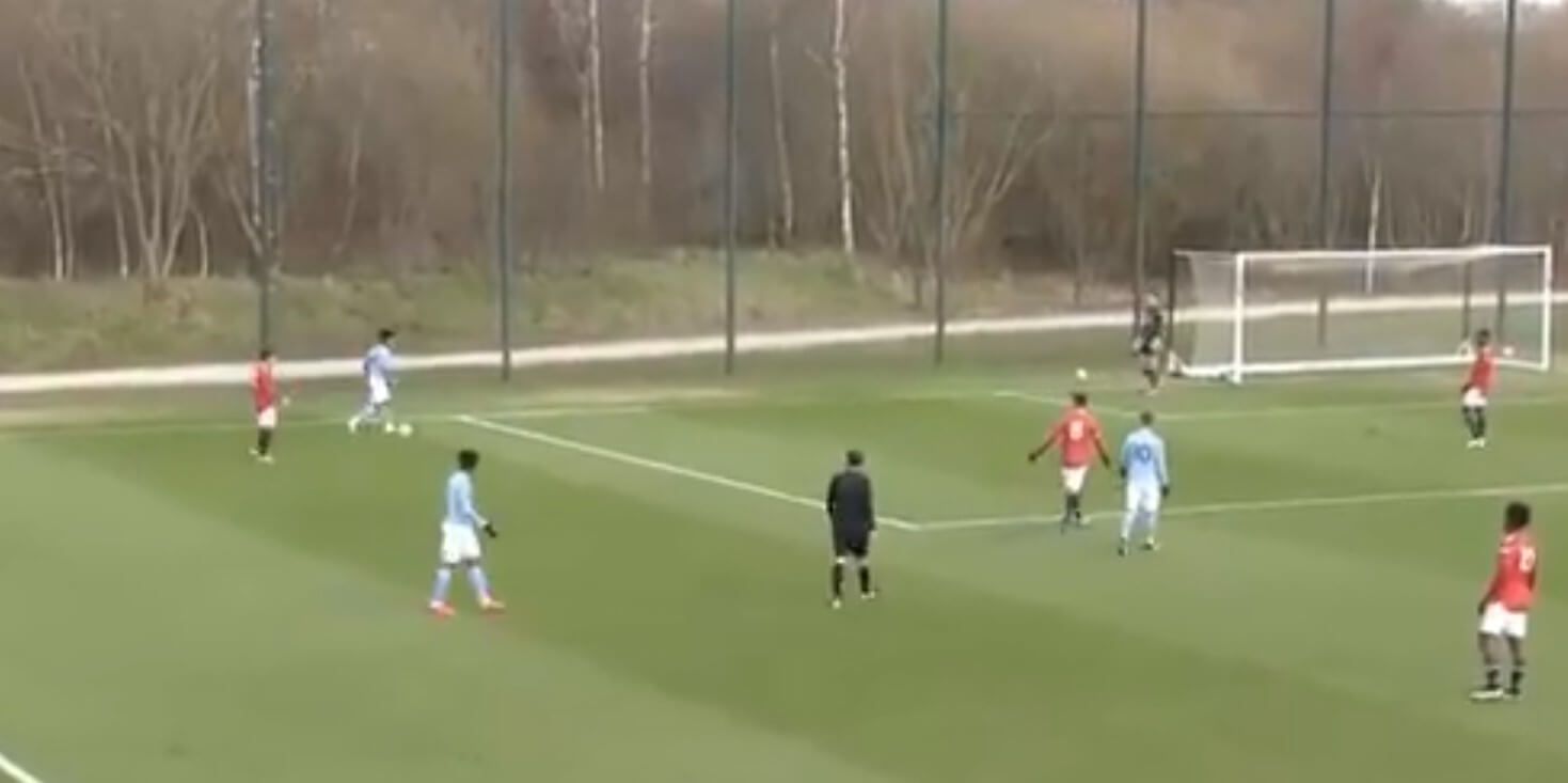 Kuriozalna sytuacja w derbach Manchesteru. Piłkarz City przejął piłkę po geście fair play i strzelił bramkę [WIDEO] Obraz wpisu