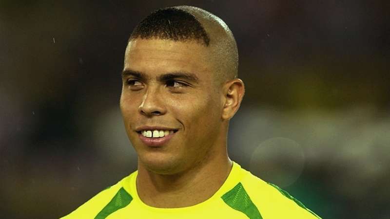 Ronaldo wspomina legendarną fryzurę, w której grał na Mundialu w 2002 roku. „Była straszna!” Obraz wpisu