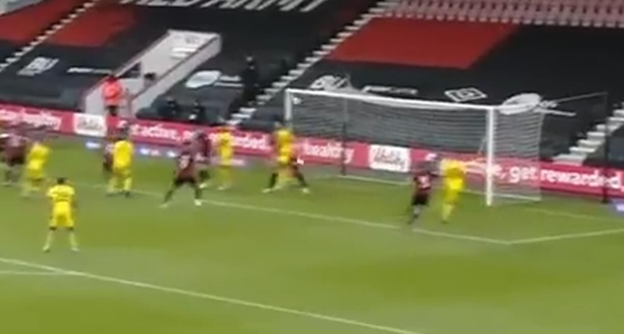Michał Helik z golem dla Barnsley. Tym razem ukąsił Bournemouth [WIDEO] Obraz wpisu