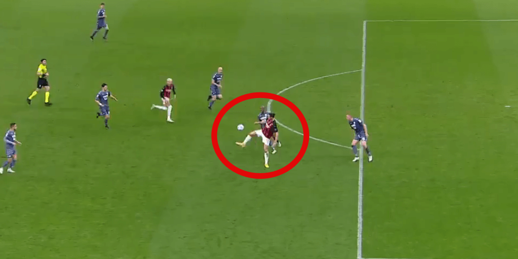 To mogła być asysta sezonu! Zlatan Ibrahimović zaczarował San Siro [WIDEO] Obraz wpisu