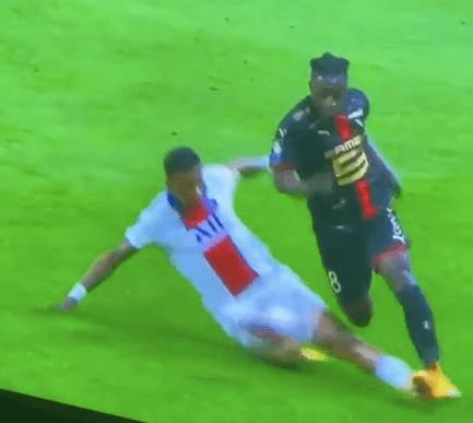 Irytacja w PSG. Bandycki faul Kimpembe [WIDEO] Obraz wpisu