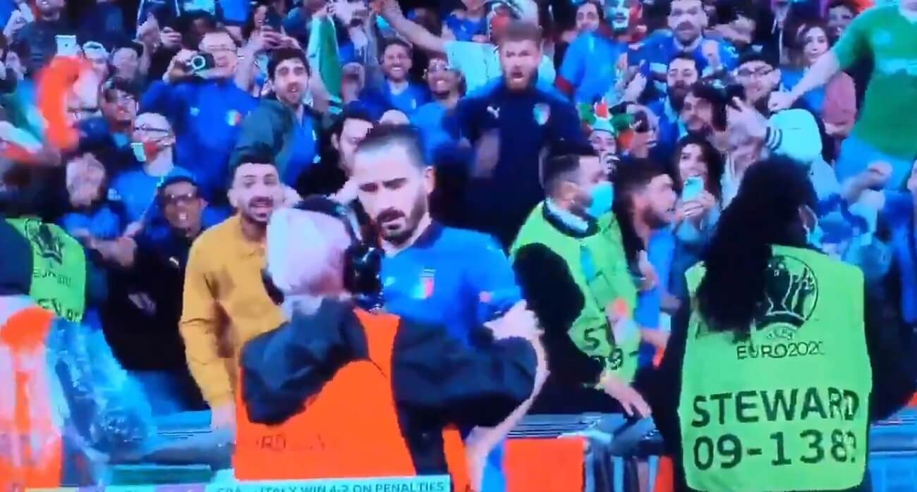 Leonardo Bonucci nie mógł wrócić na boisko! Pani ochroniarz nie wiedziała, kim on jest [WIDEO] Obraz wpisu