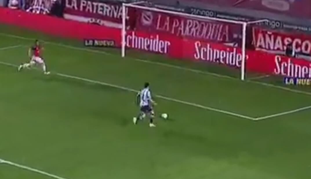 Fatalne wykończenie akcji w lidze argentyńskiej. Czy to najgorsze pudło w historii futbolu? [WIDEO] Obraz wpisu