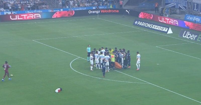 Drastyczne chwile na boiskach Ligue 1. Piłkarz zasłabł w trakcie meczu Obraz wpisu